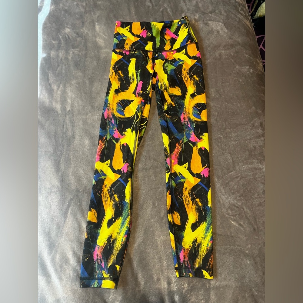 Lululemon base pace size 4